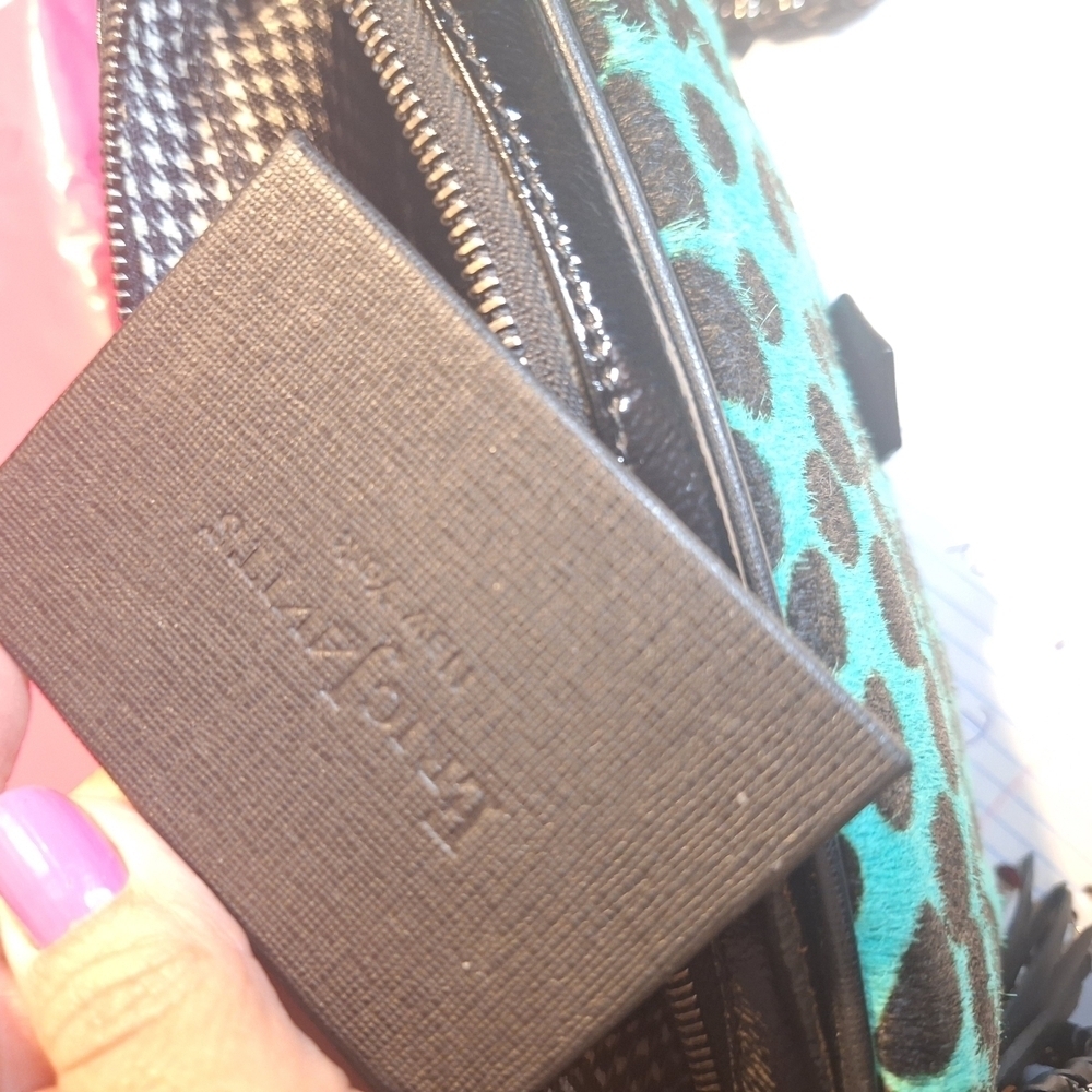 Eric Javits Black and Green Crossbody Bag - Picture 8 of 12
